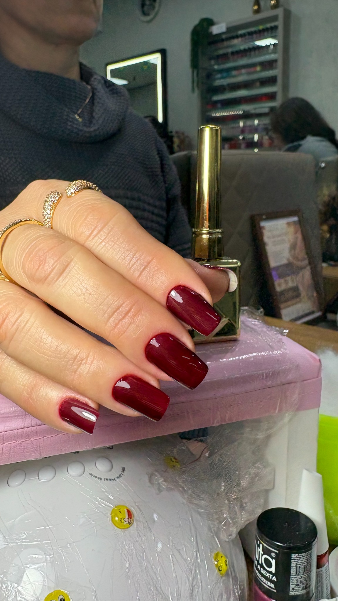 Unhas vinho